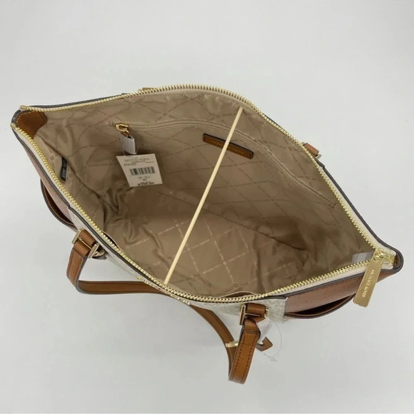 Michael Kors LG Charlotte Tote Bag & Large MF Flat Phone Case Wallet Vanilla - Picture 9 of 13